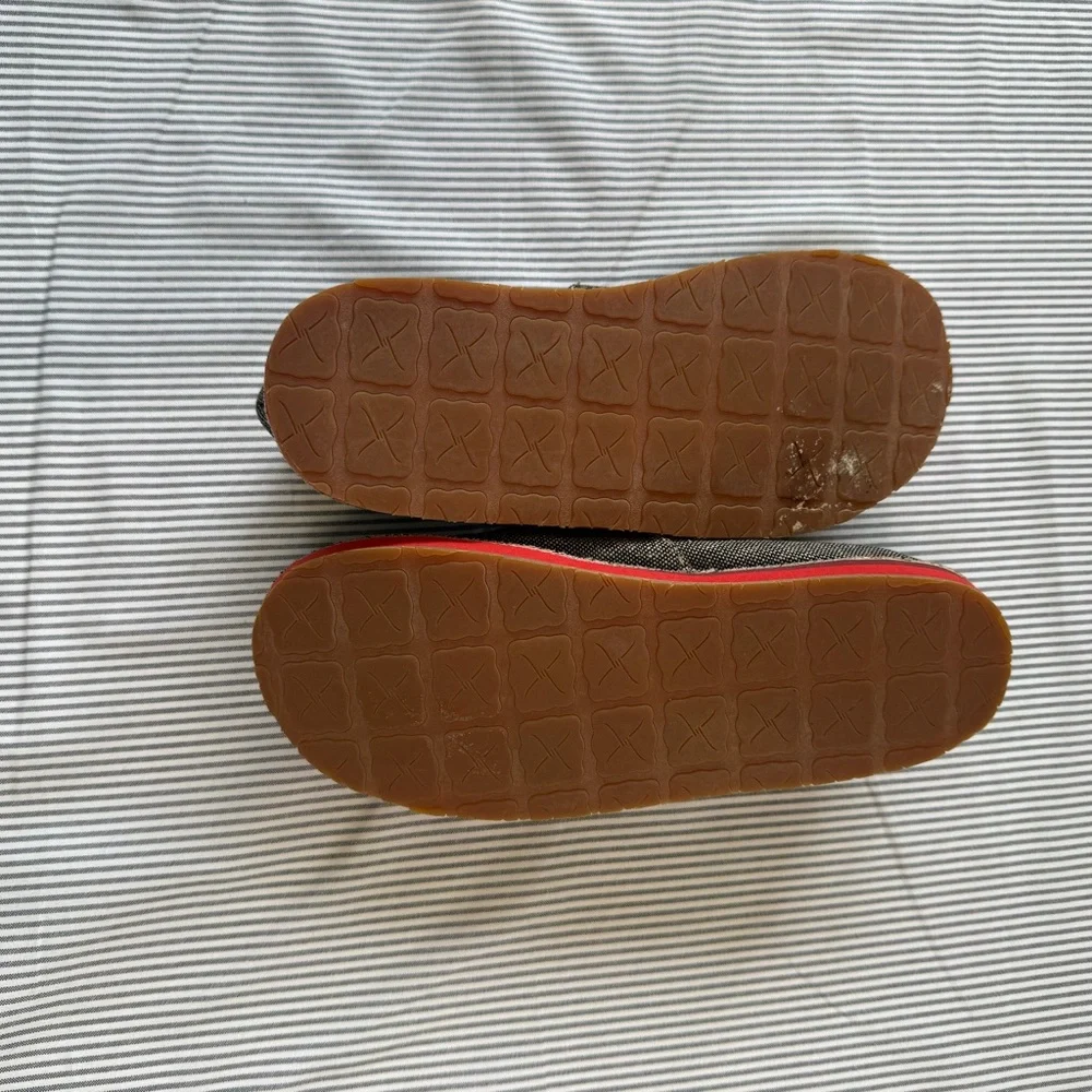 Kids twisted x Slip-On Shoes with Red Aztec Pattern